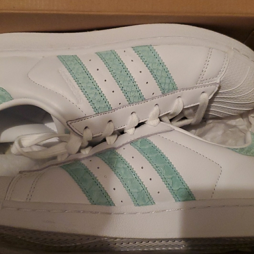 Adidas Superstar Sneakers